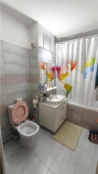 Apartament cu 4 camere decomandat, mobilat în Steaua