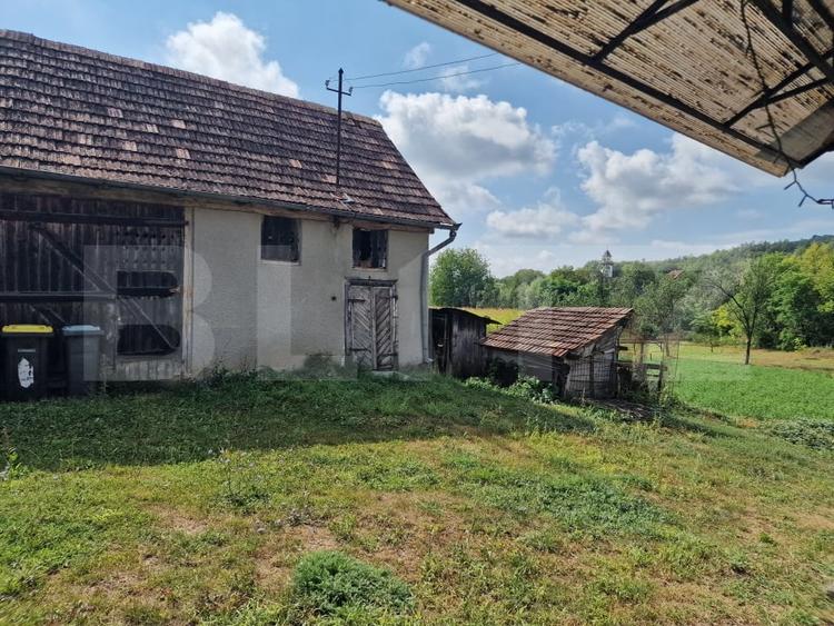 Casă individuală cu 2 camere cu Canalizare în Iclod