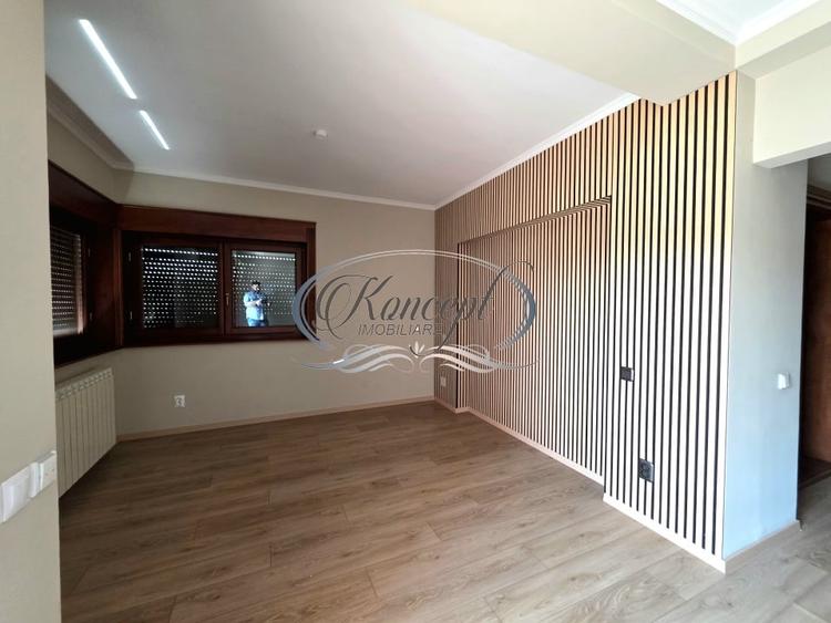 Casă individuală cu 9 camere cu Canalizare în Gruia