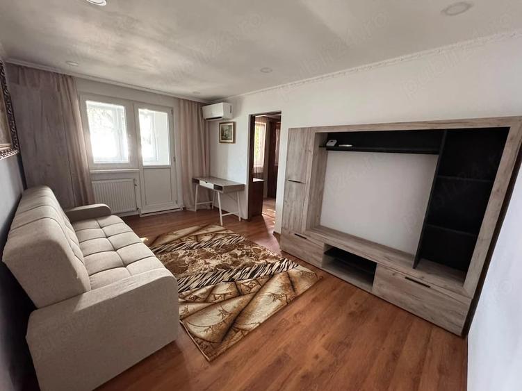 Apartament cu 2 camere semidecomandat în Badea Cârțan