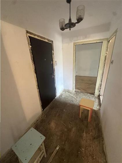 Decomandat la etajul 1 cu 2 balcoane, aproape de Mall - 8