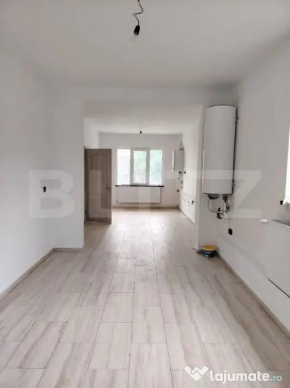 Casa de vanzare, cu 6 camere, 288 mp, zona Voinesti - 14