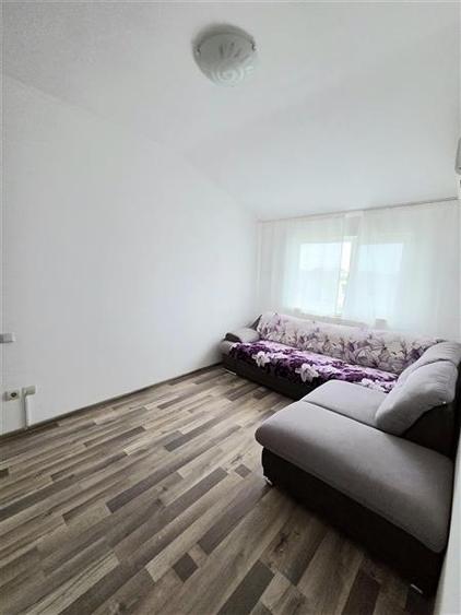 Apartament cu 2 camere semidecomandat în Km 4-5
