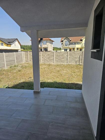 Casă cu 3 camere cu Teren 585 Mp în Moșnița Nouă