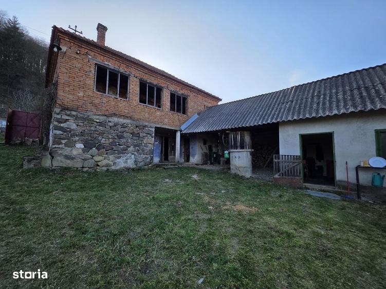 Casă cu 4 camere cu Teren 1887 Mp în Tisa