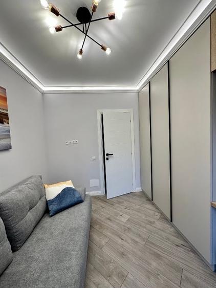 Apartament cu 3 camere decomandat, mobilat în Florești