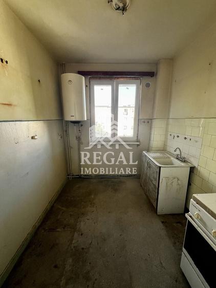 Apartament cu 2 camere semidecomandat în Central