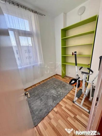 Apartament cu 3 camere semidecomandat în Vitan