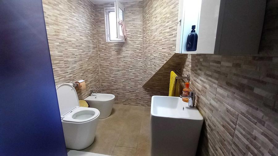 Apartament cu 4 camere semidecomandat în Ultracentral