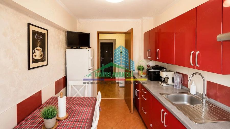 Apartament cu 4 camere decomandat în Central