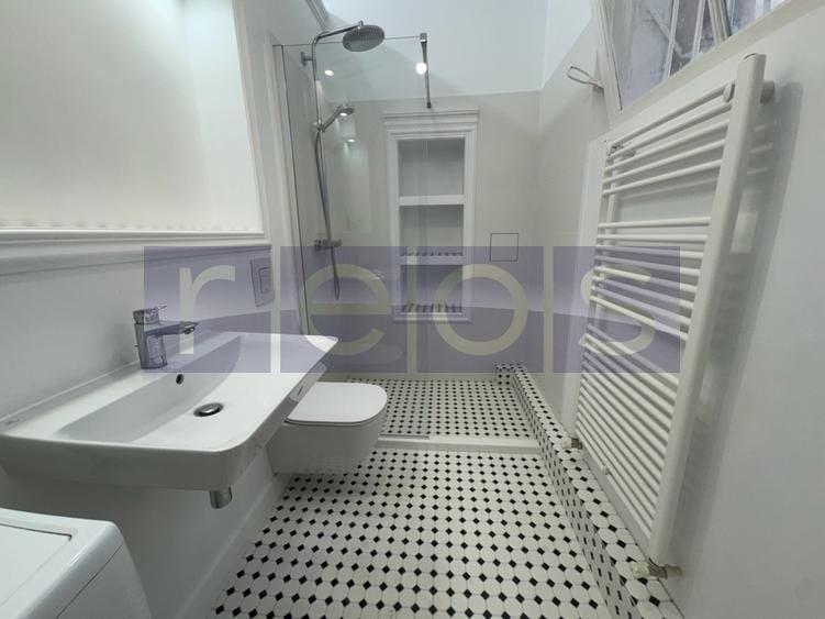Casă individuală cu 6 camere cu Canalizare în Iancului