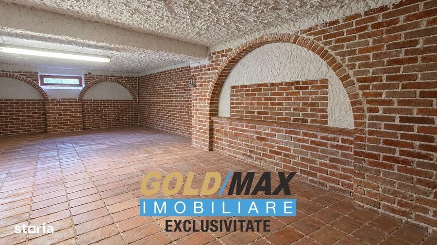 Casă cu 4 camere cu Teren 1000 Mp în Central