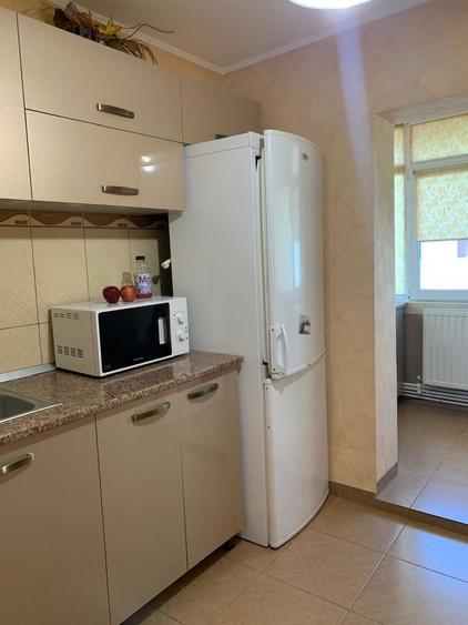 Apartament cu 3 camere decomandat în Buzaului