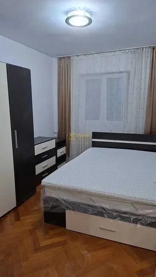 Apartament cu 2 camere decomandat în Hala Centrală