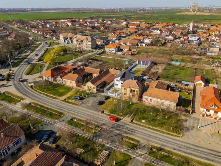 Casă individuală cu 5 camere cu Canalizare în Fântânele
