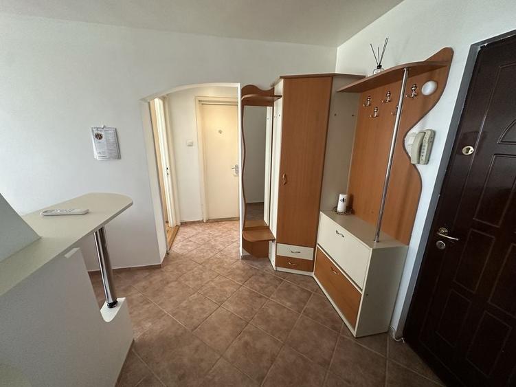 Apartament cu 2 camere decomandat în Casa de Cultură