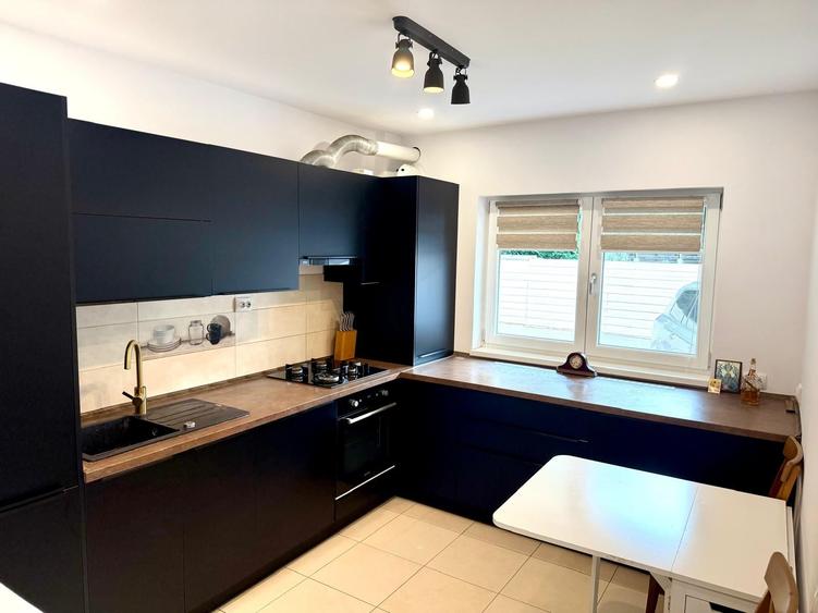 Casă individuală cu 4 camere cu Teren 330 Mp în Tunari