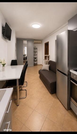 Apartament cu 3 camere decomandat în Soarelui