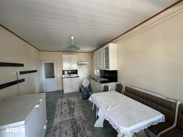 Casă cu 7 camere cu Teren 1039 Mp în Cornești