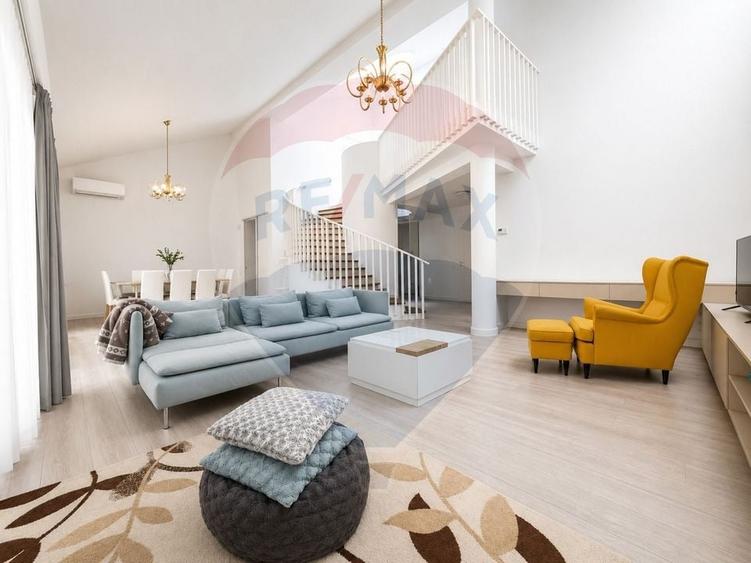 Casă individuală cu 6 camere cu Teren 572 Mp în Central