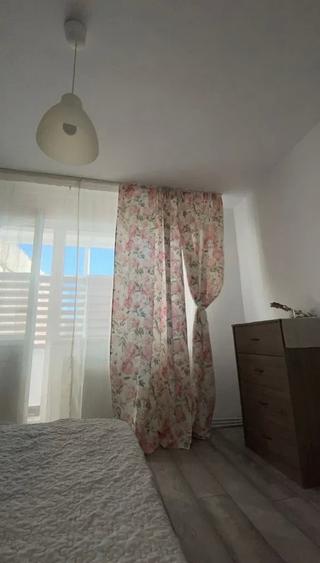 Apartament cu 2 camere semidecomandat în Podu Roș