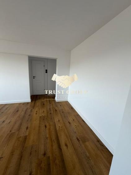 Apartament cu 3 camere decomandat în Drumul Taberei