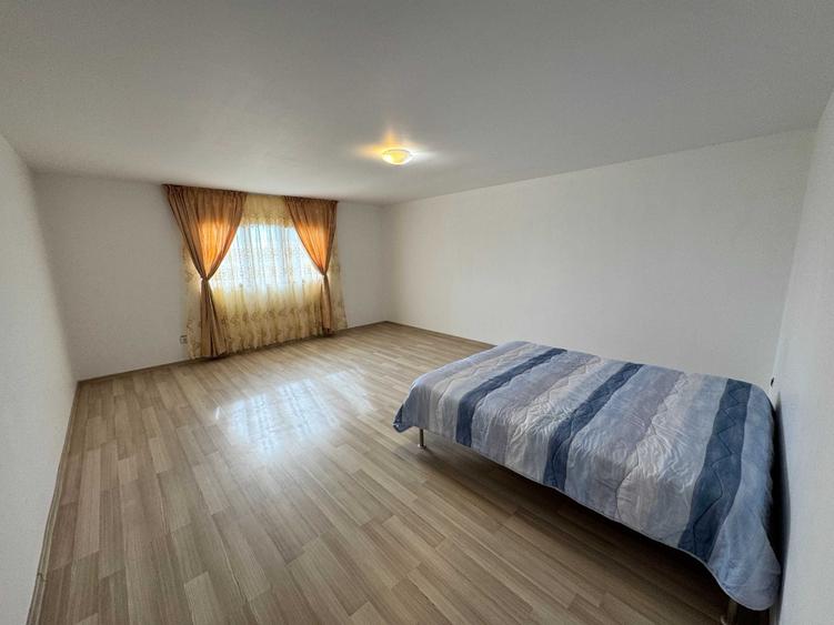 Casă cu 4 camere în Liești