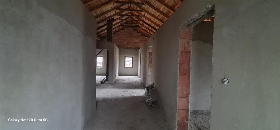 Casă individuală cu 6 camere cu Teren 923 Mp în Agrișu Mare