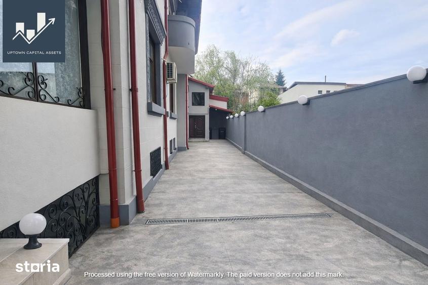 Casă cu 10 camere cu Teren 760 Mp în Grivița