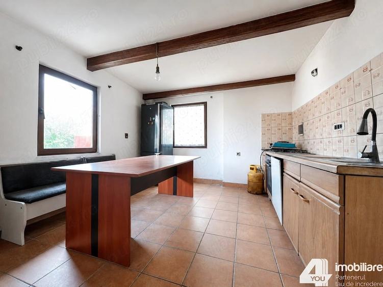 Casă cu 2 camere cu Teren 1166 Mp în Secusigiu