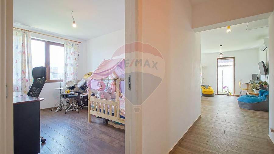 Casă individuală cu 3 camere cu Teren 700 Mp în Sânpetru