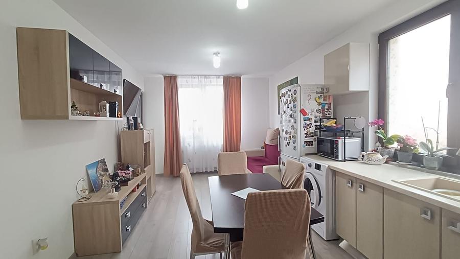 Apartament cu 3 camere semidecomandat, mobilat în Florești — fotografia 2