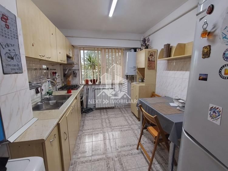 Apartament cu 3 camere decomandat, mobilat în Tomis Nord — fotografia 2