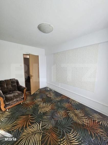 Apartament cu 4 camere decomandat în Republicii