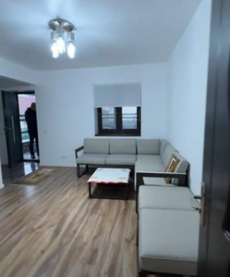 Casă cu 5 camere cu Teren 600 Mp în Central