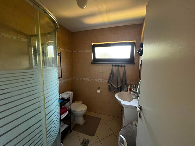 Casă individuală cu 6 camere cu Canalizare în Corbeanca