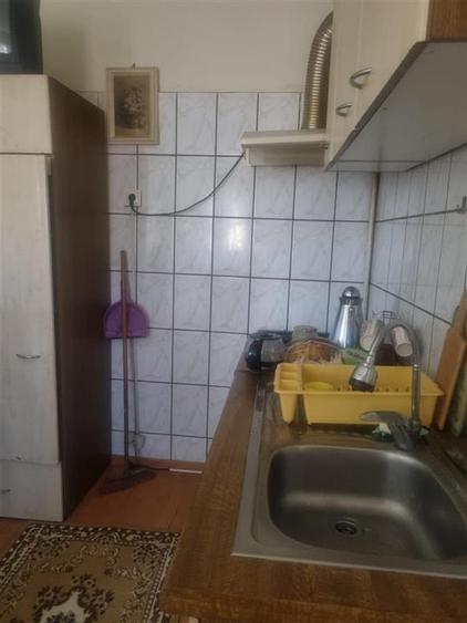 Casă individuală cu 4 camere cu Canalizare în Central