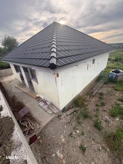 Casă cu 3 camere cu Teren 500 Mp în Jucu