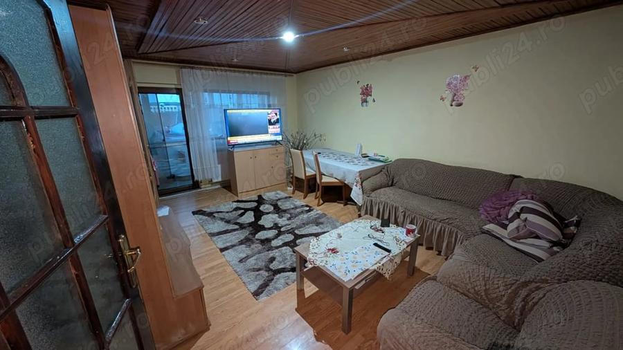 Apartament cu 4 camere decomandat în Central