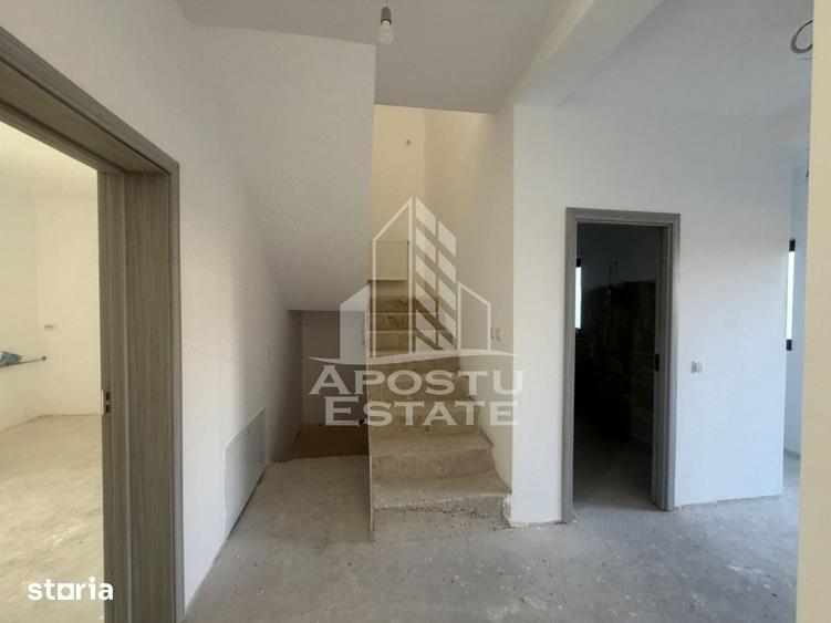 Casă cu 5 camere cu Teren 465 Mp în Sânandrei