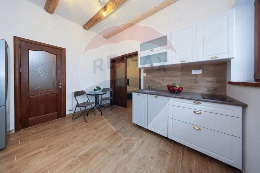Casă cu 2 camere cu Teren 123 Mp în Centrul Istoric