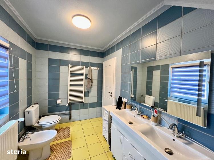 Apartament cu 4 camere în Vasile Aaron