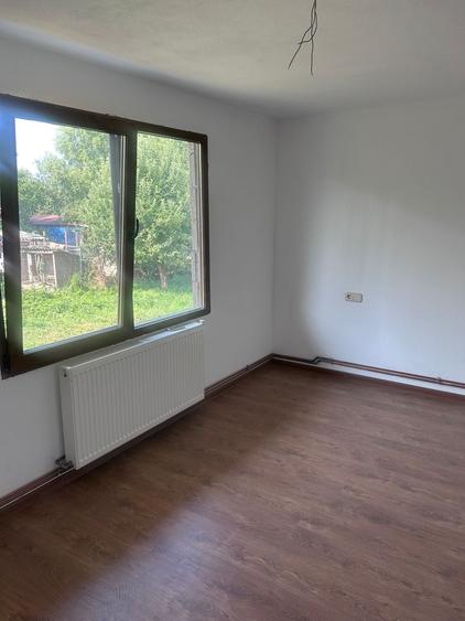 Casă cu 2 camere în Stâlpeni