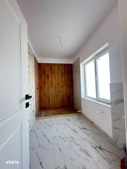 Casă cu 4 camere cu Teren 250 Mp în Central