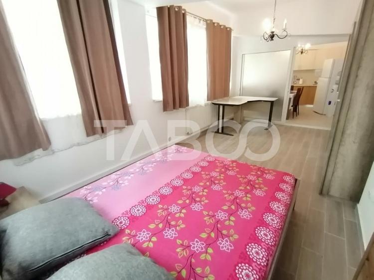 Apartament cu 3 camere semidecomandat, mobilat în Ștrand