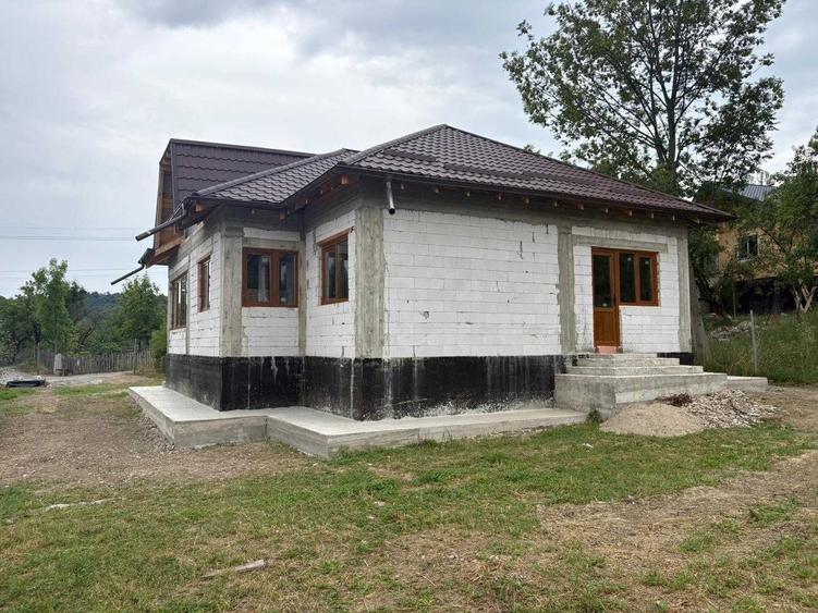 Casă cu 3 camere în Poiana