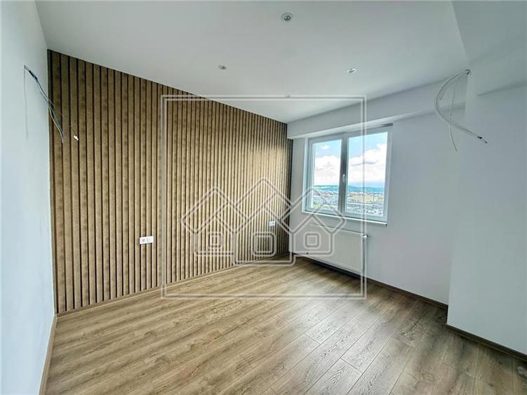 Apartament cu 2 camere decomandat în Mihai Viteazul
