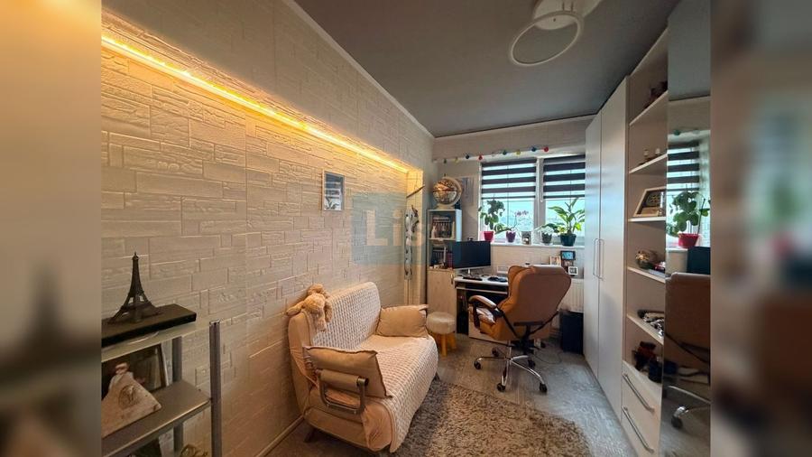 Apartament cu 4 camere în Mazepa 1