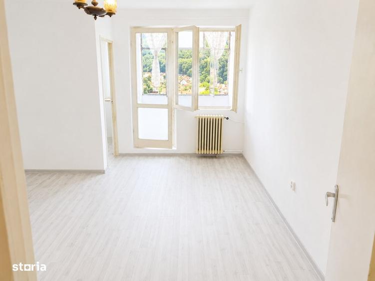 Garsoniera 32 mp, cu priveliste spre munti - 8
