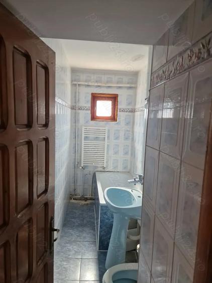Casă cu 3 camere în George Enescu